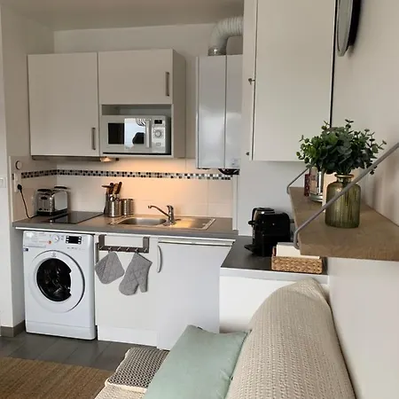 Appart 24 Avec Vue Port Apartment *
